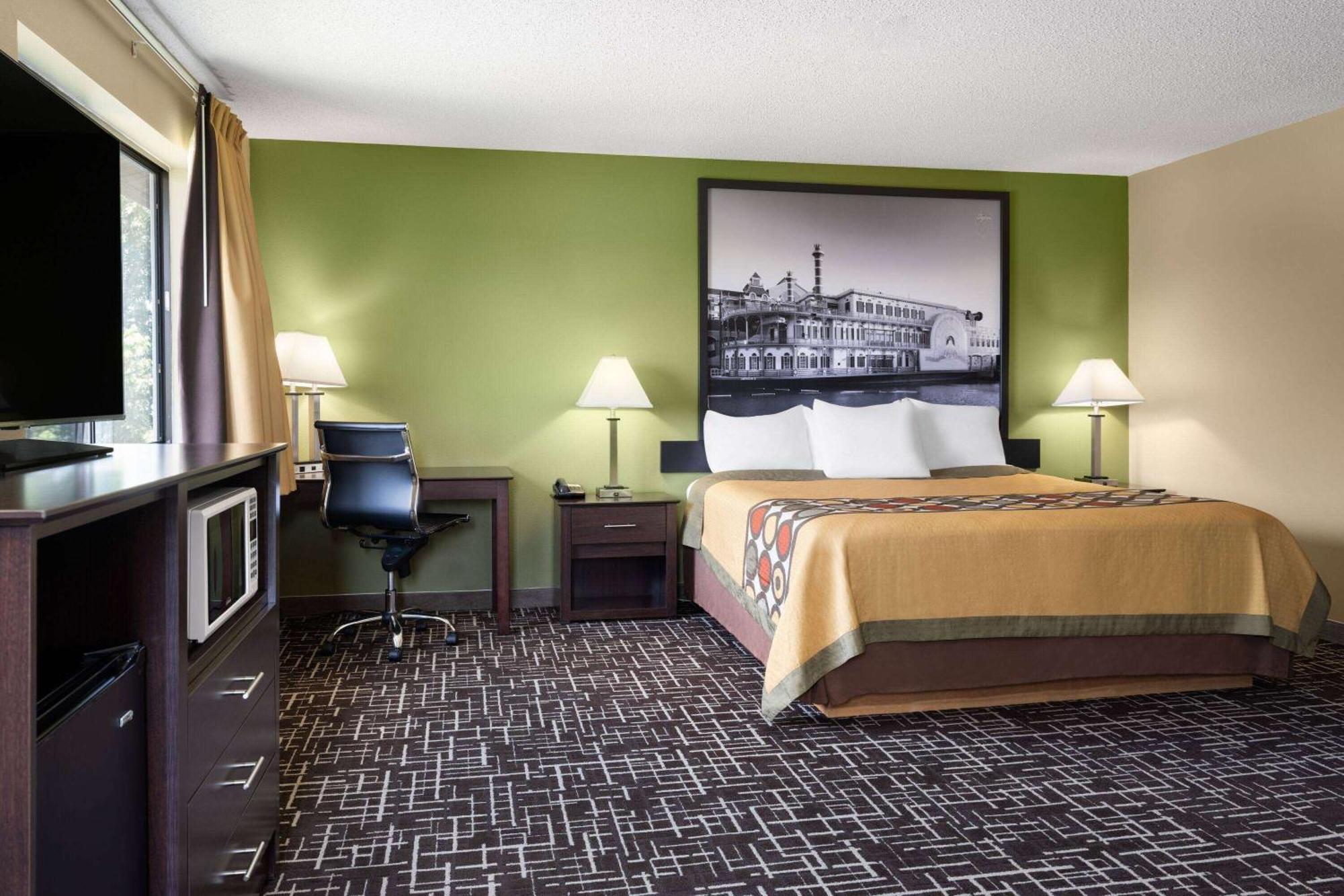 Super 8 By Wyndham Dyersville Bagian luar foto