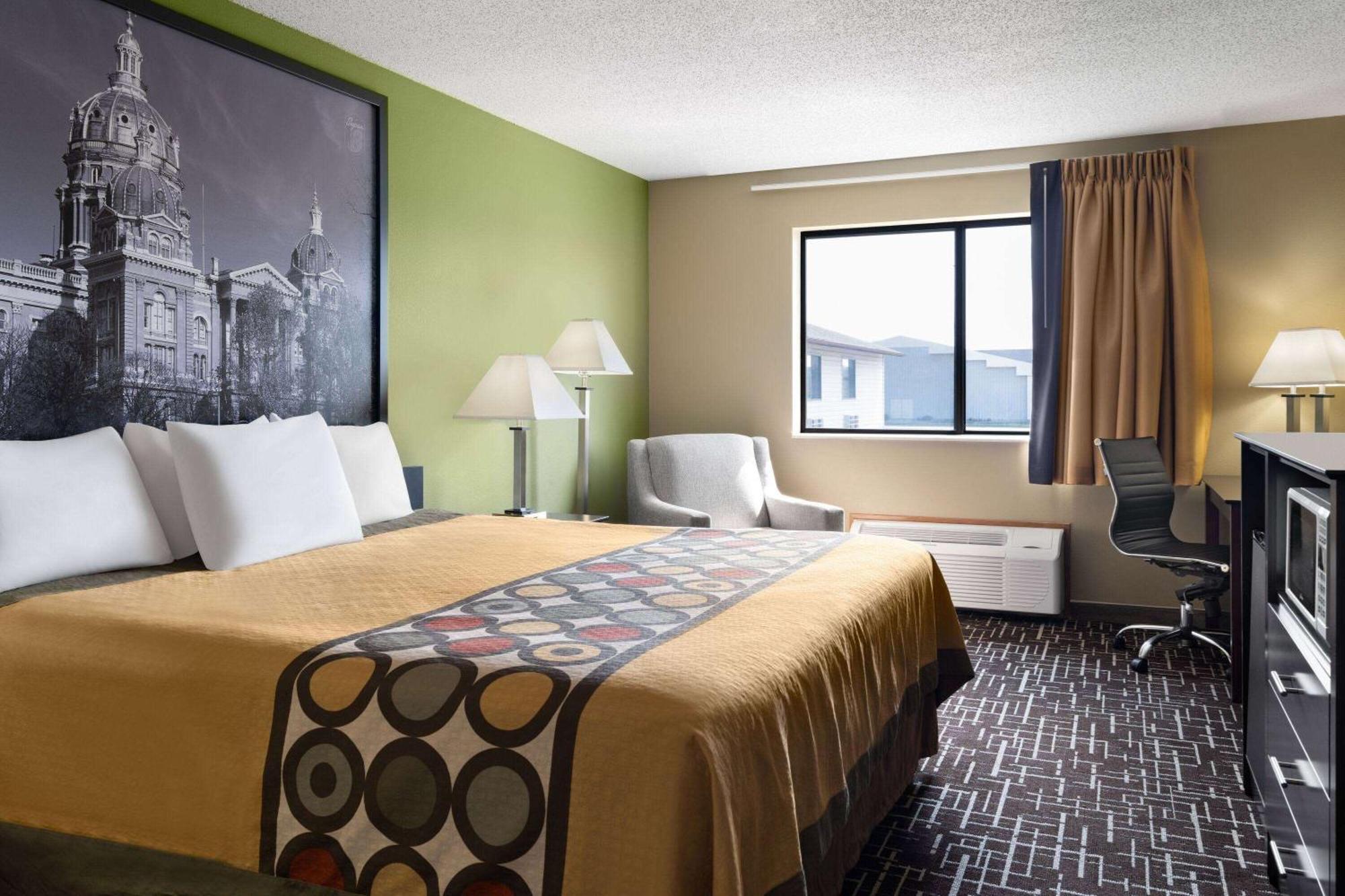 Super 8 By Wyndham Dyersville Bagian luar foto