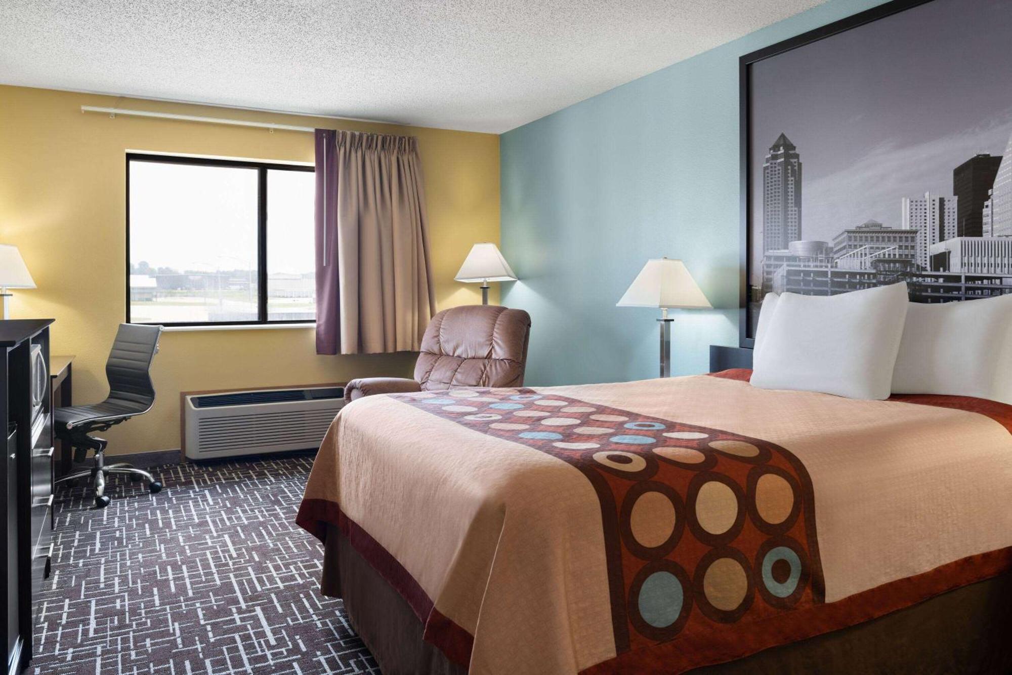 Super 8 By Wyndham Dyersville Bagian luar foto